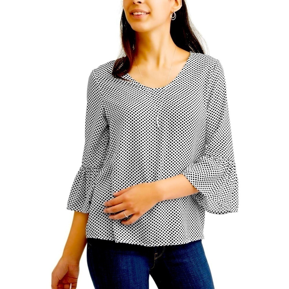 Como Black ruffled sleeve blouse size small